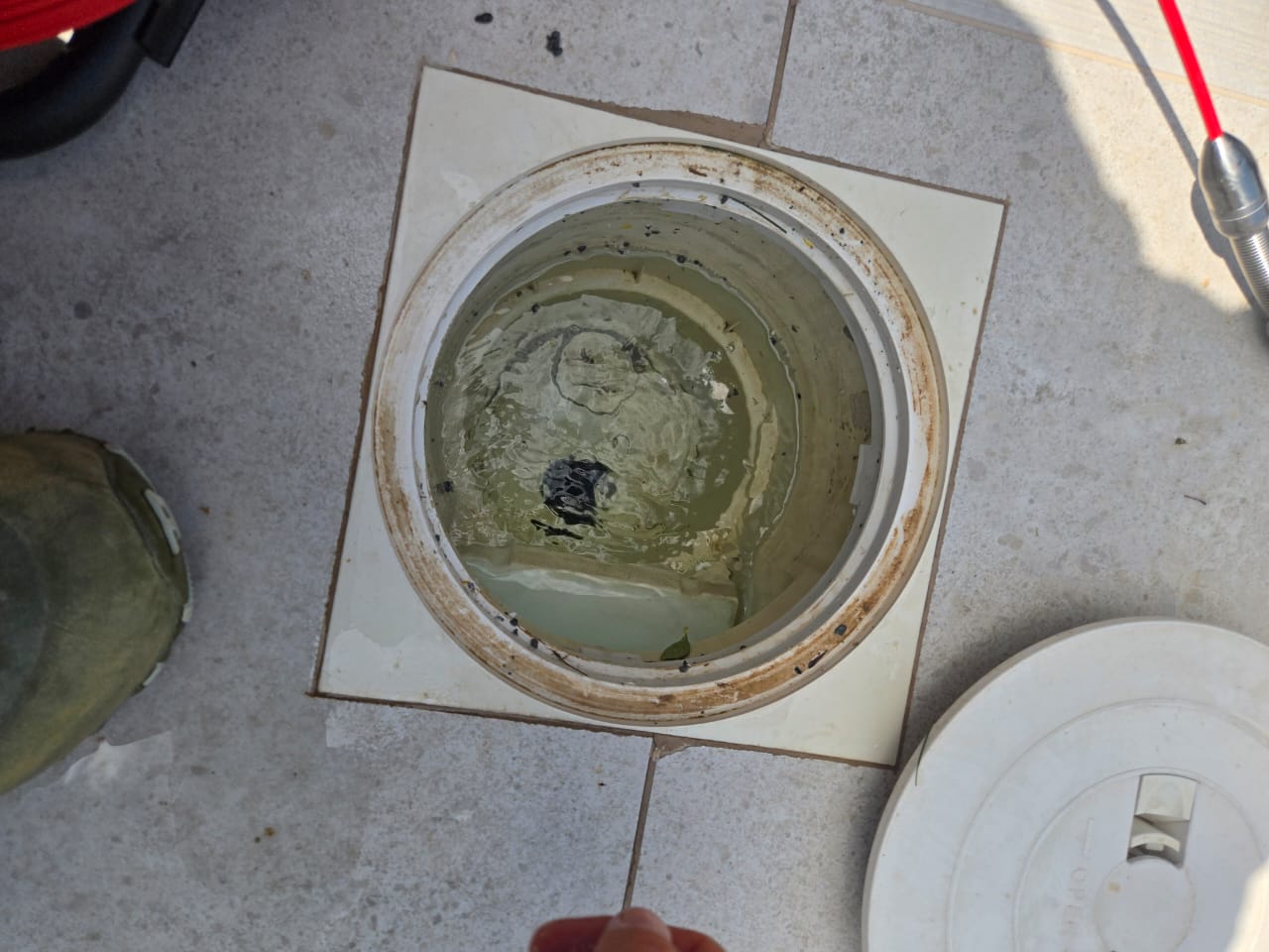 בדיקת ניקוז גג ומרפסת